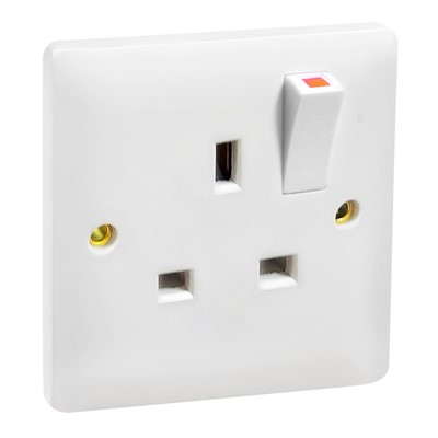 CURVEX SOCKET SWITCHED 1 GANG 13A