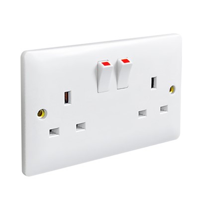 CURVEX SOCKET  SWITCHED 2 GANG  13A